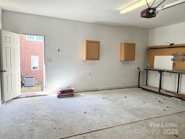 Building Photo - 630 Old Meeting Way