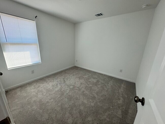 Building Photo - 3411 Rock Ml Dm