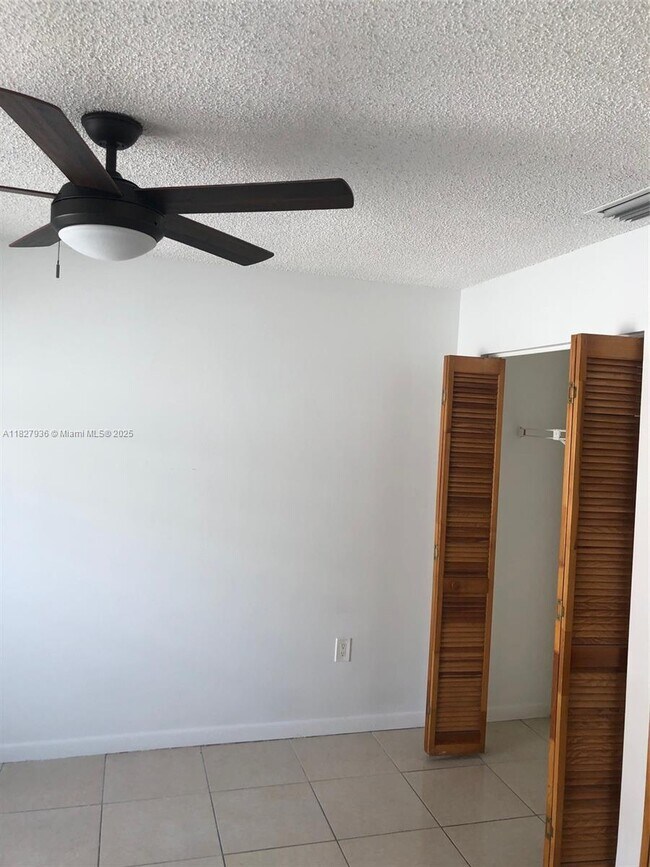 Building Photo - 6132 NW 181st Terrace Cir W