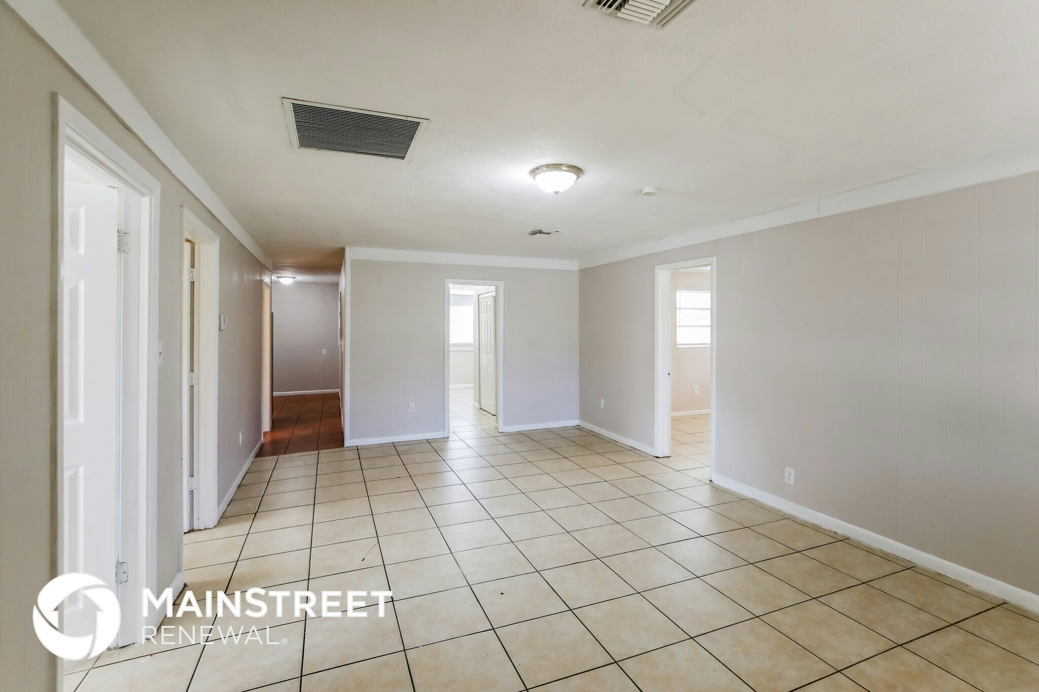 Building Photo - 1585 E Breezy Ln