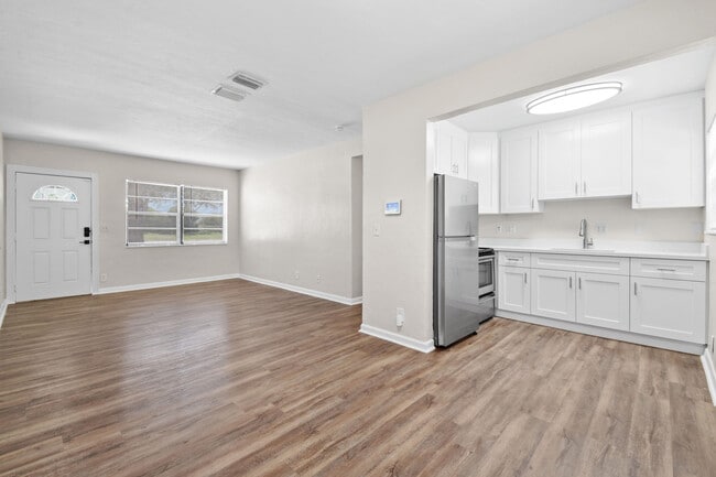 Building Photo - 838 45th St