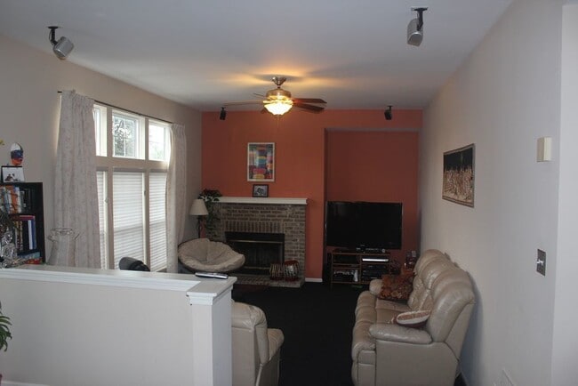 Building Photo - 1101 Andover Dr