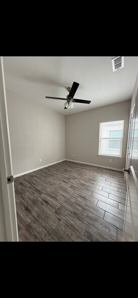 Building Photo - 1408 Vani Dr