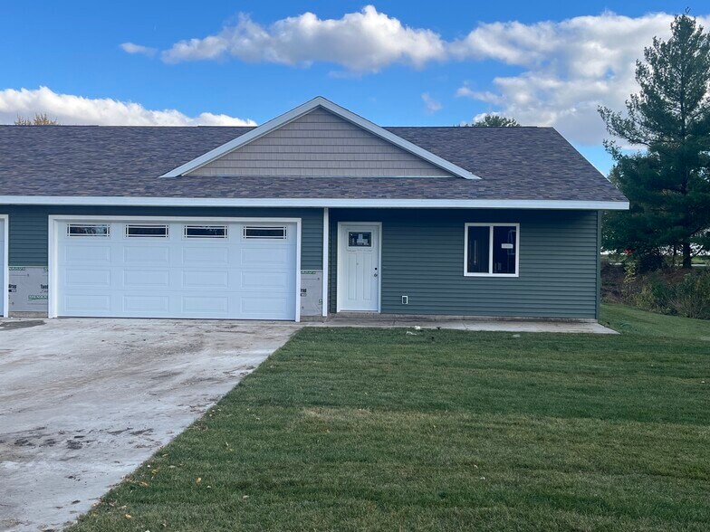 Building Photo - 1506 Delta Dr