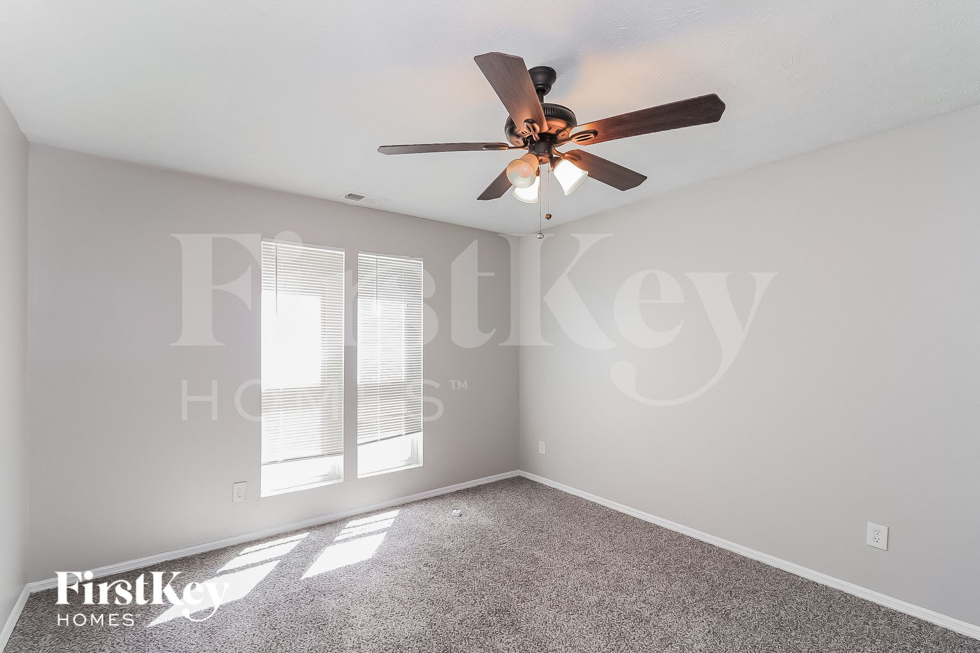 Building Photo - 3824 London Dr