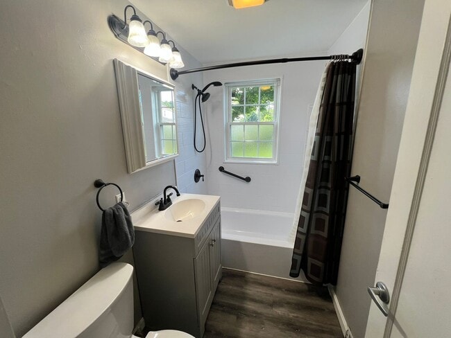 Building Photo - Beautiful Single Family Home in East Sprin...