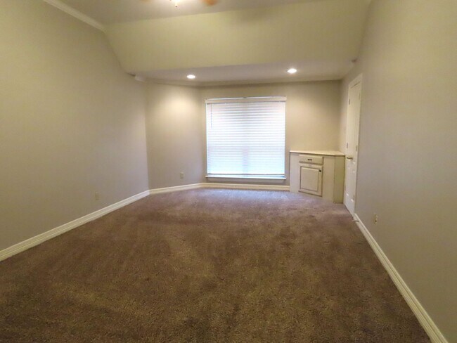 Building Photo - COMING SOON! Whitehouse! Gorgeous 4 Bedroom, 2 Bath Home