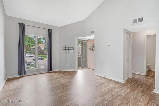 Building Photo - 324 Cres Spring Dr