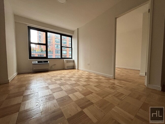 Building Photo - 145 4th Ave