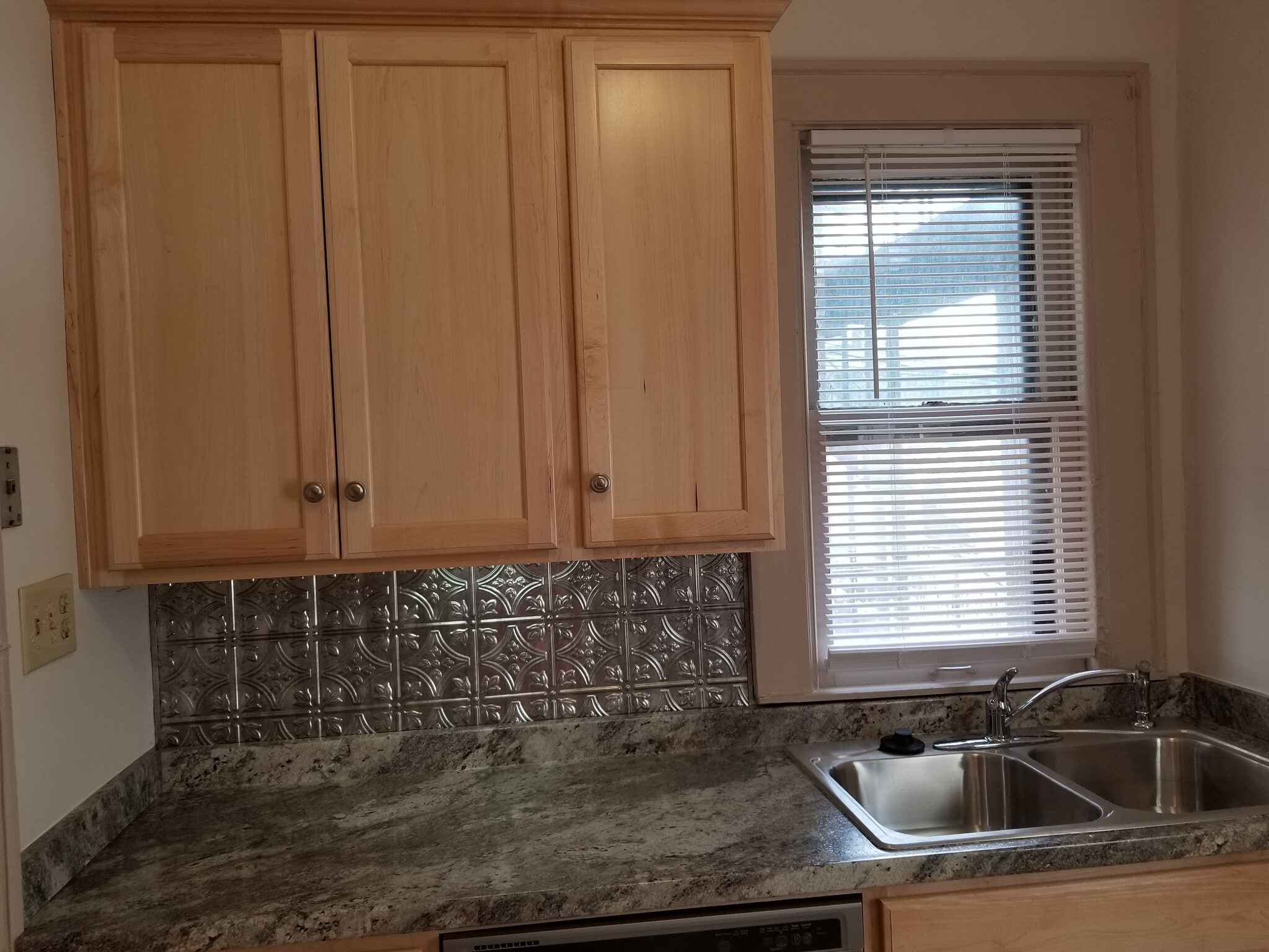 Kitchen - 143 W 1st Ave