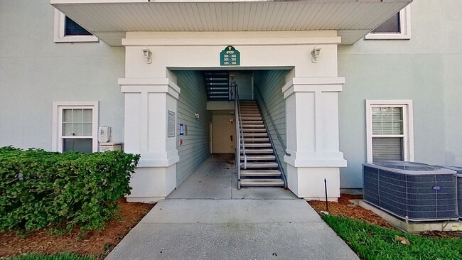 Building Photo - FIRST MONTH FREE OF RENT IF MOVE IN BY JUN...