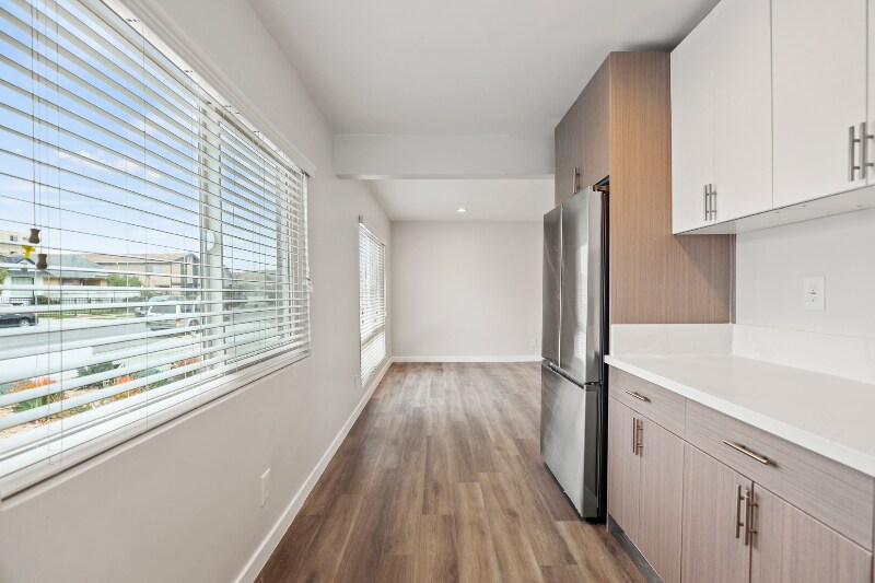 Building Photo - 1358 W 36th St