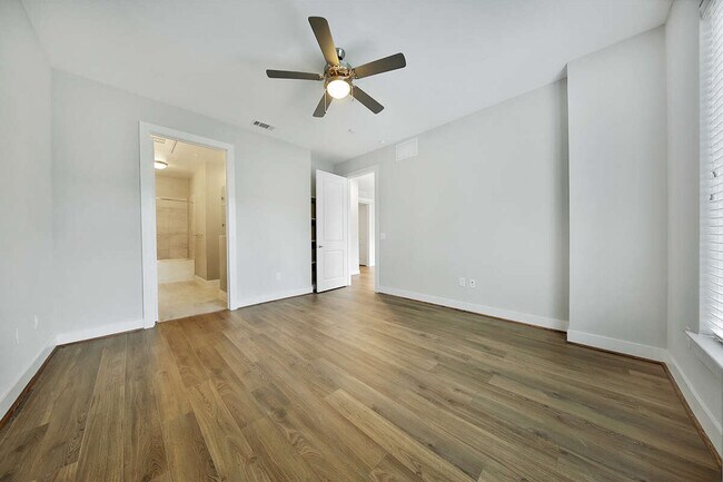 Building Photo - Exceptional Residences for Exceptional Lives!