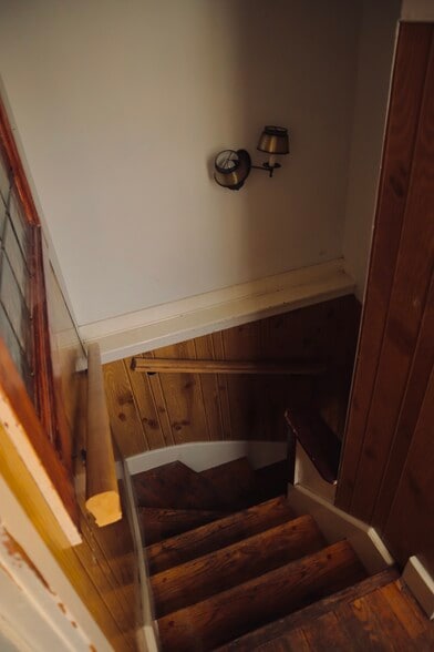 Entrance with rails - 1071 Van Velsen St