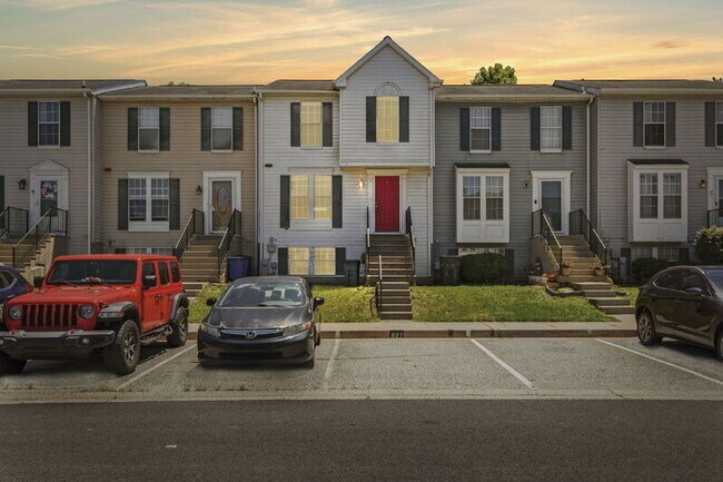 Building Photo - 927 Pirates Ct
