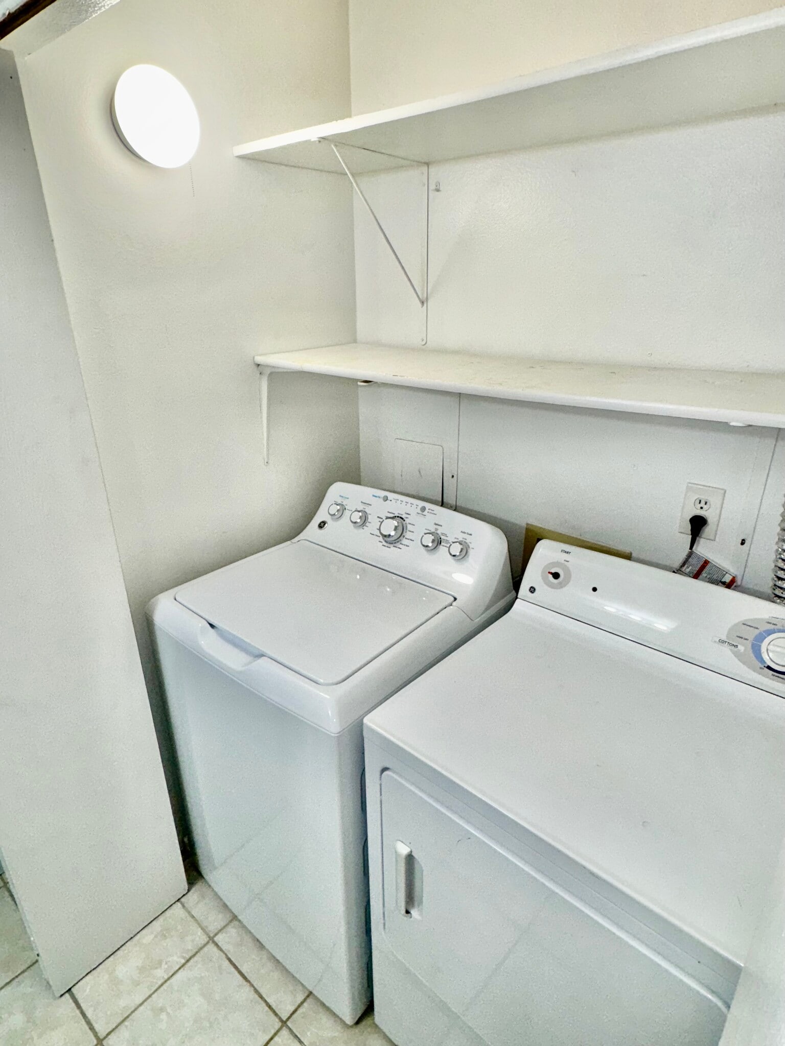 Building Photo - 15911 E Dakota Pl