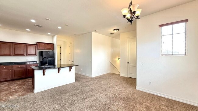 Building Photo - 1456 E 9th St