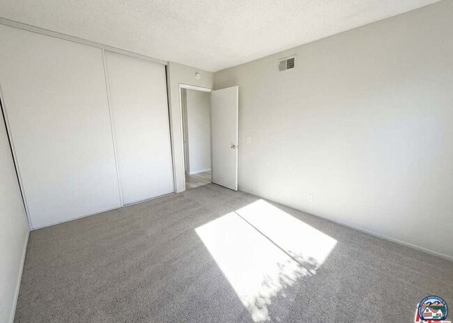 Building Photo - 13143 E Mesa Verde Dr