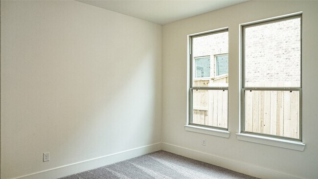 Building Photo - 7102 Grassland Vis Ln