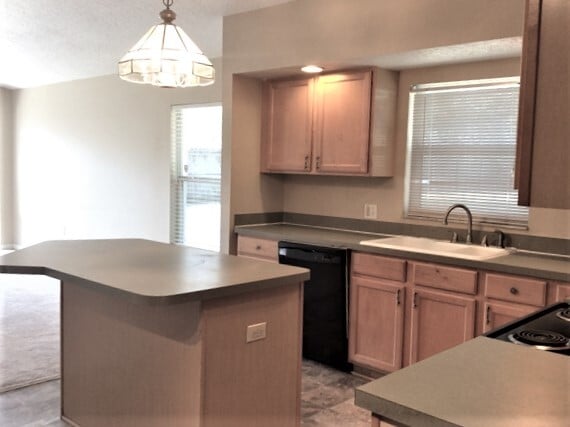 Building Photo - 16245 Coopers Hawk Ave