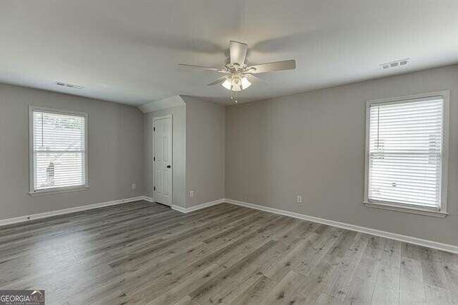 Building Photo - 1795 Lake Heights Cir