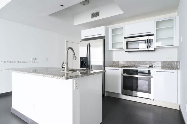 Building Photo - 888 Biscayne Blvd