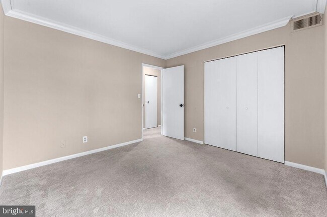 Building Photo - 6099 Majors Ln