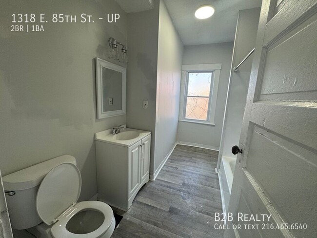 Building Photo - 1318 E 85th St