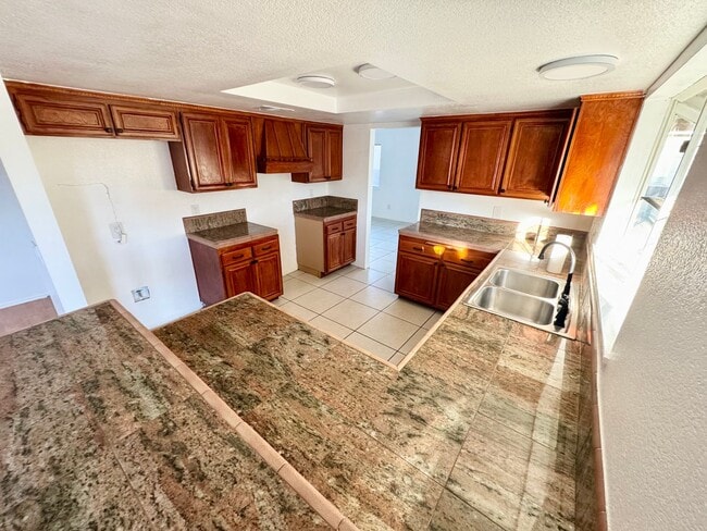 Building Photo - Beautiful cul-de-sac Home