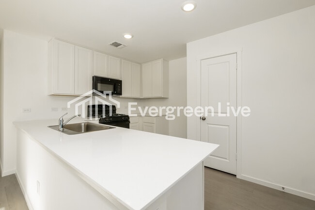 Building Photo - 12528 Huntington Rdg Wy