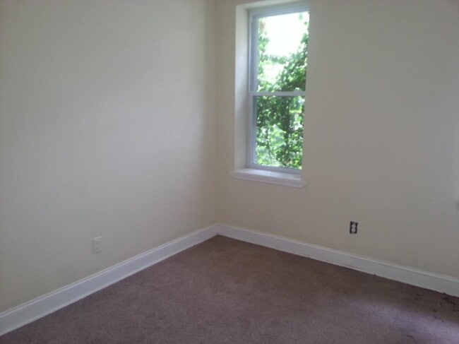 Building Photo - 2157 Eastburn Ave