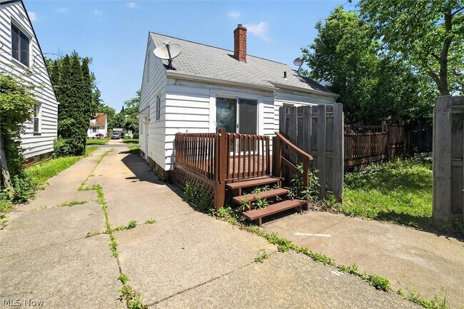 Building Photo - 13776 Shady Oak Blvd
