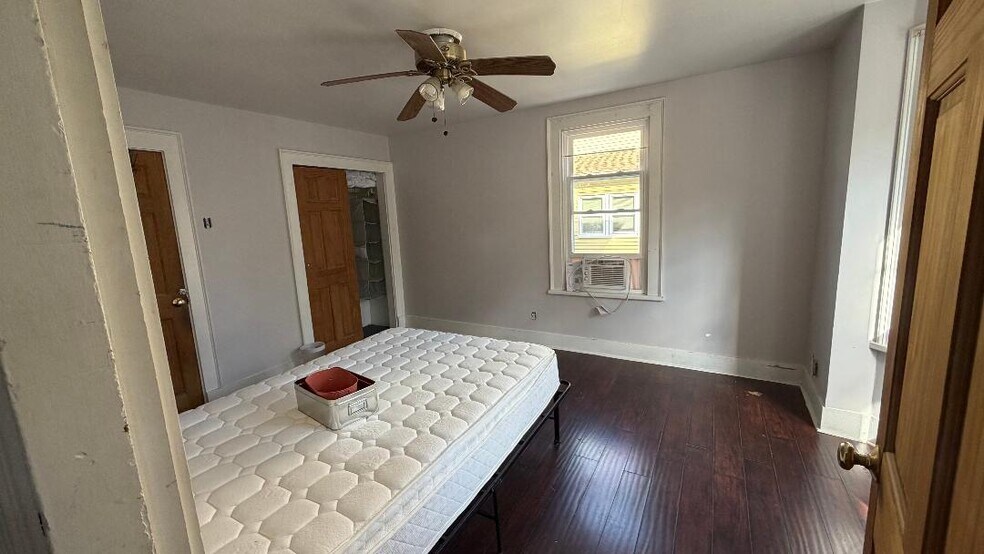 Building Photo - 92 Wallace St