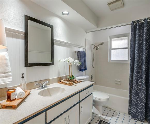 Building Photo - 7512 Westwind Ct