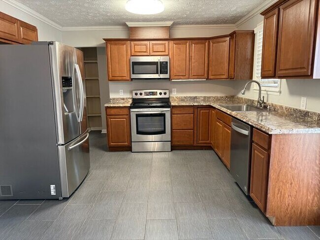 Building Photo - FOR RENT - 3 Bed 2 Bath House in South Nash - Pet Friendly