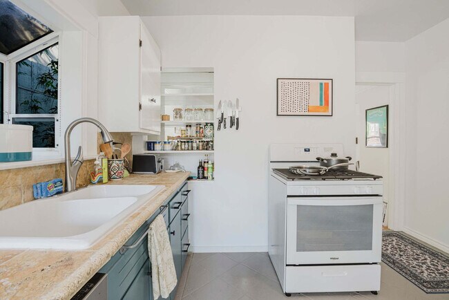 Building Photo - 3791 Latimer Pl