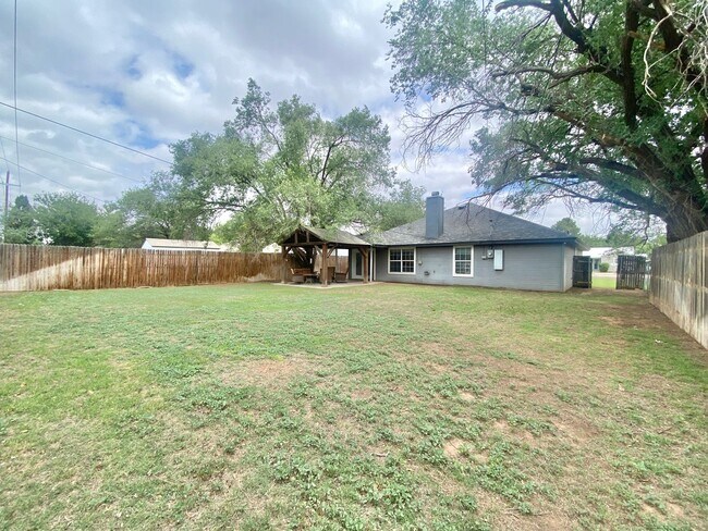 Building Photo - Now available - 4 bed 2 bath 1 car garage now available in Tech Terrace