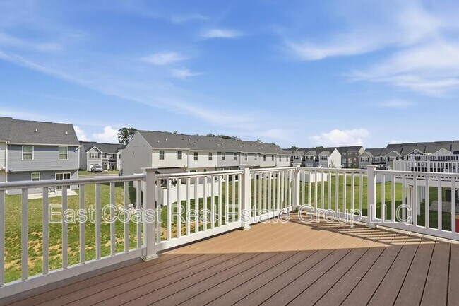 Building Photo - 105 Dripping Spring Dr