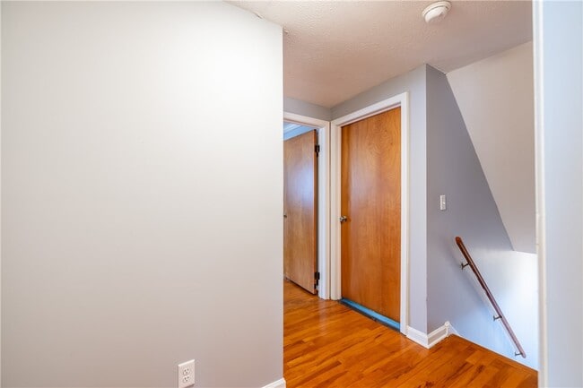 Building Photo - 67 Cranberry Rd