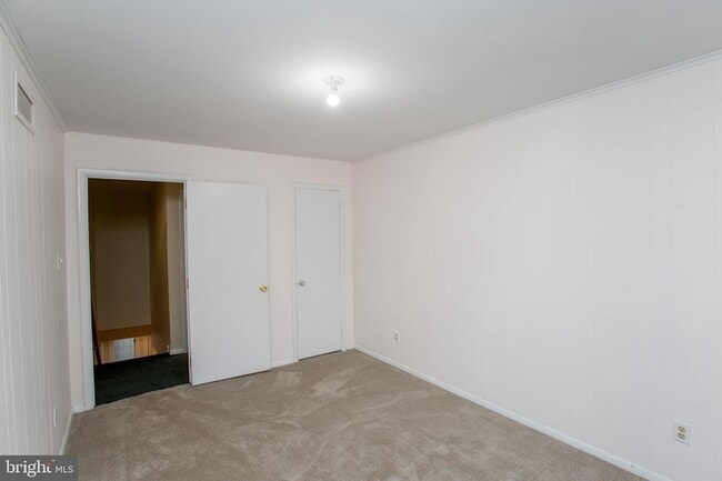 Building Photo - 17 Eden Roc