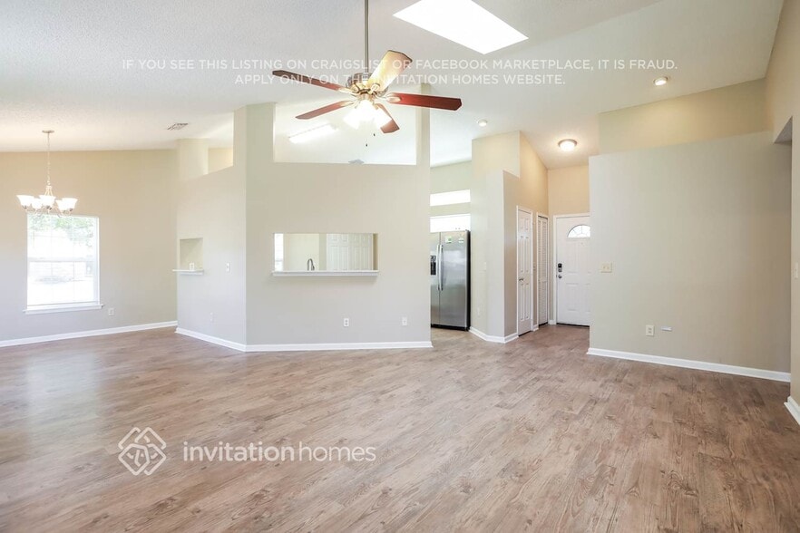 Building Photo - 8460 Branchwater Dr