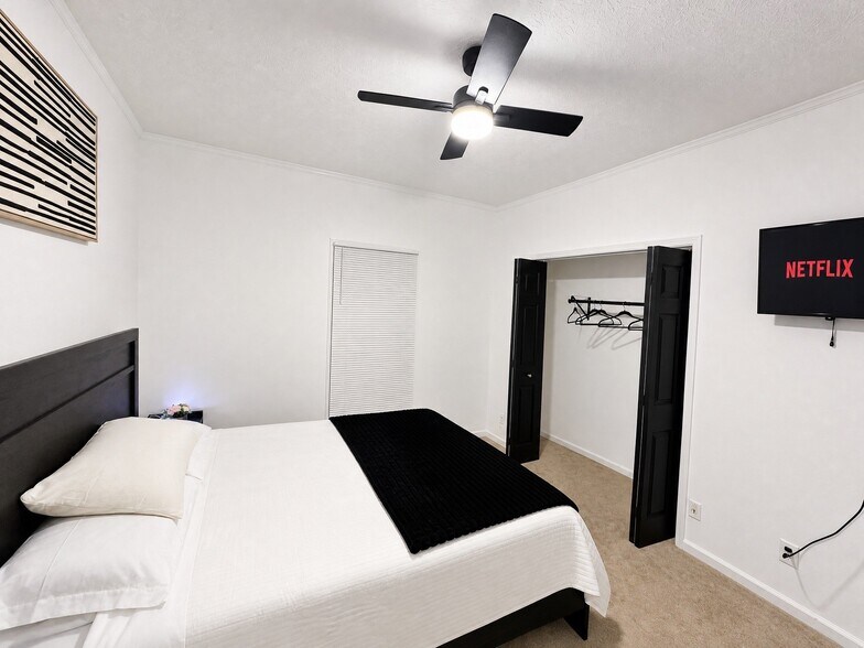Building Photo - 4012 Amberly Rd