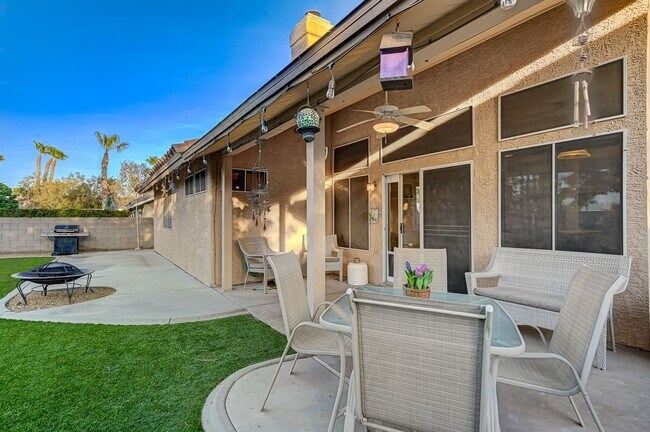 Building Photo - Henderson Single-Story Gem with Gas Firepl...