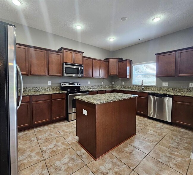 Building Photo - 609 Tanana Fall Dr