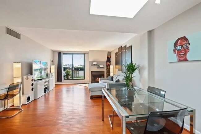 Building Photo - 59 Brainerd Rd