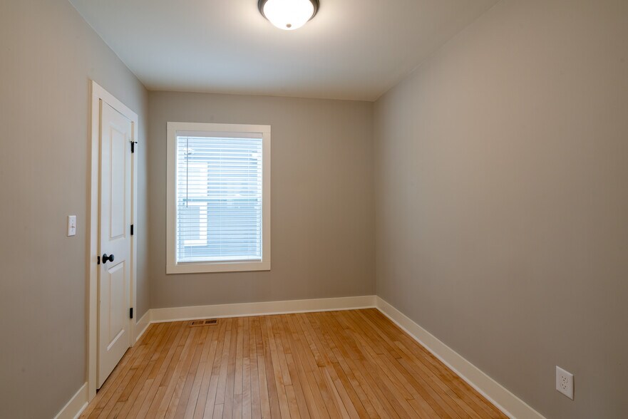 Building Photo - 621 3rd St NW