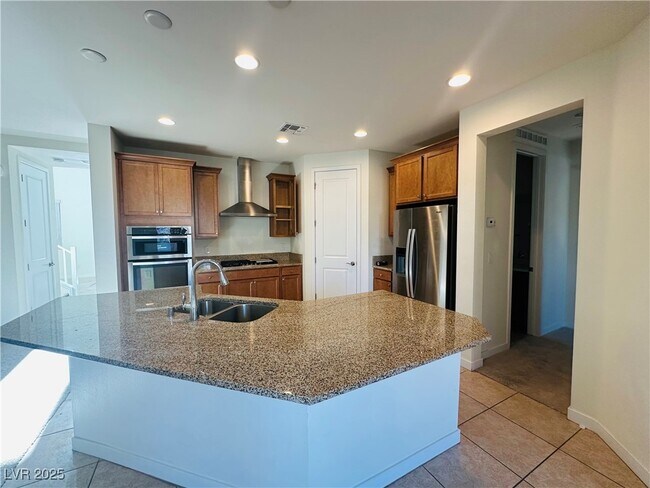 Building Photo - 10302 Kesington Dr