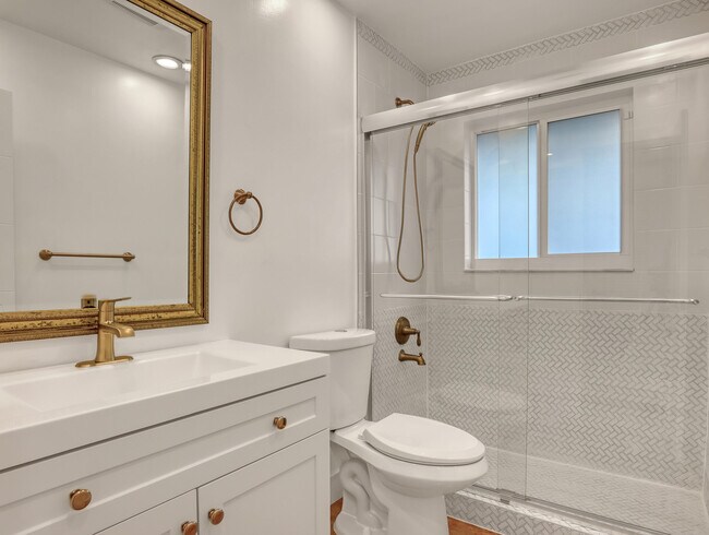 Building Photo - 1298 NW 4th St