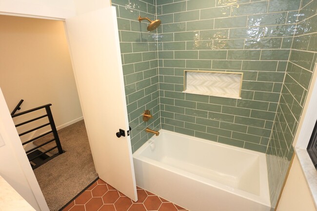 Building Photo - Beautifully Renovated Carmel Home!