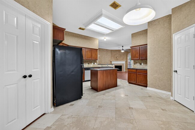 Building Photo - 307 Roans Prairie Ln